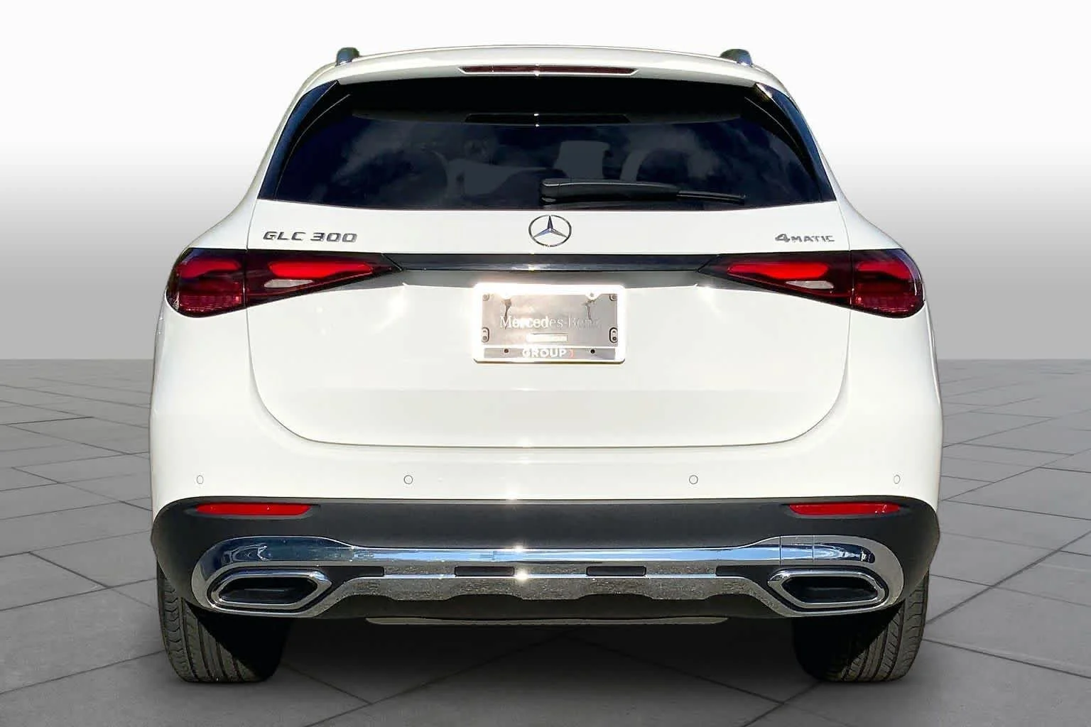 Certified Used 2025 Polar White Mercedes-Benz GLC 300 image 5