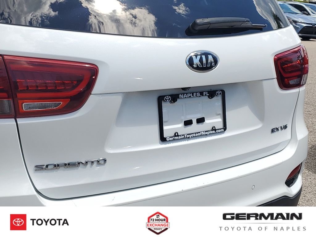 Used 2019 White Kia EX image 18