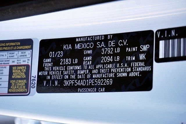 Used 2023 White Kia GT-Line image 30