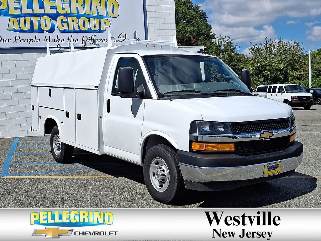 2025 Chevrolet Express Cutaway