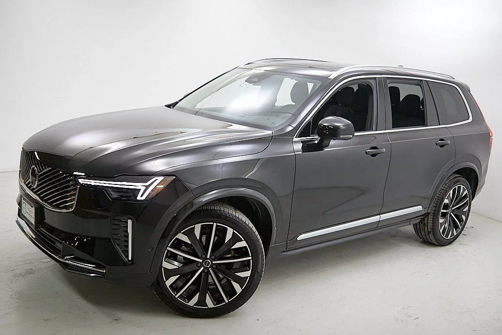 2026 Volvo XC90 Plus - Photo 3