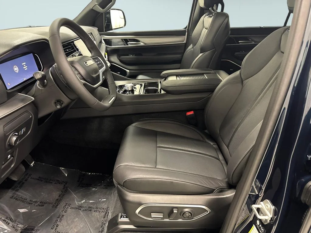 New 2026 Fathom Blue Pearl-Coat Exterior Paint (Late Availability) Jeep Limited Altitude image 6
