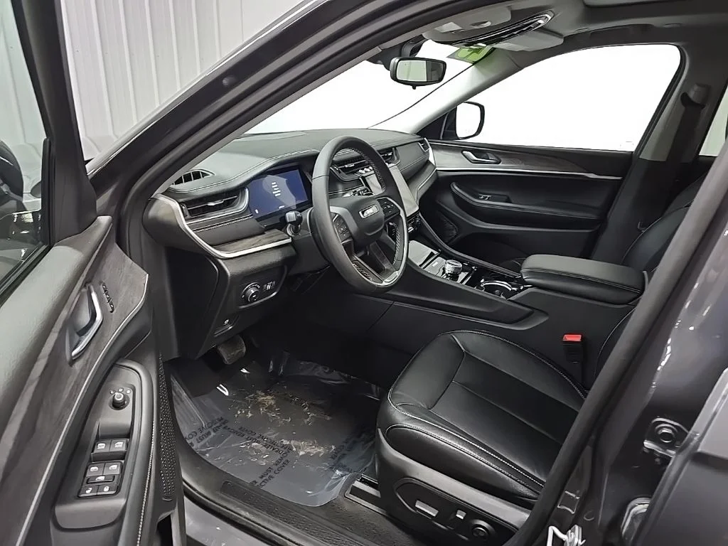 2023 Jeep Grand Cherokee L Limited - Photo 30