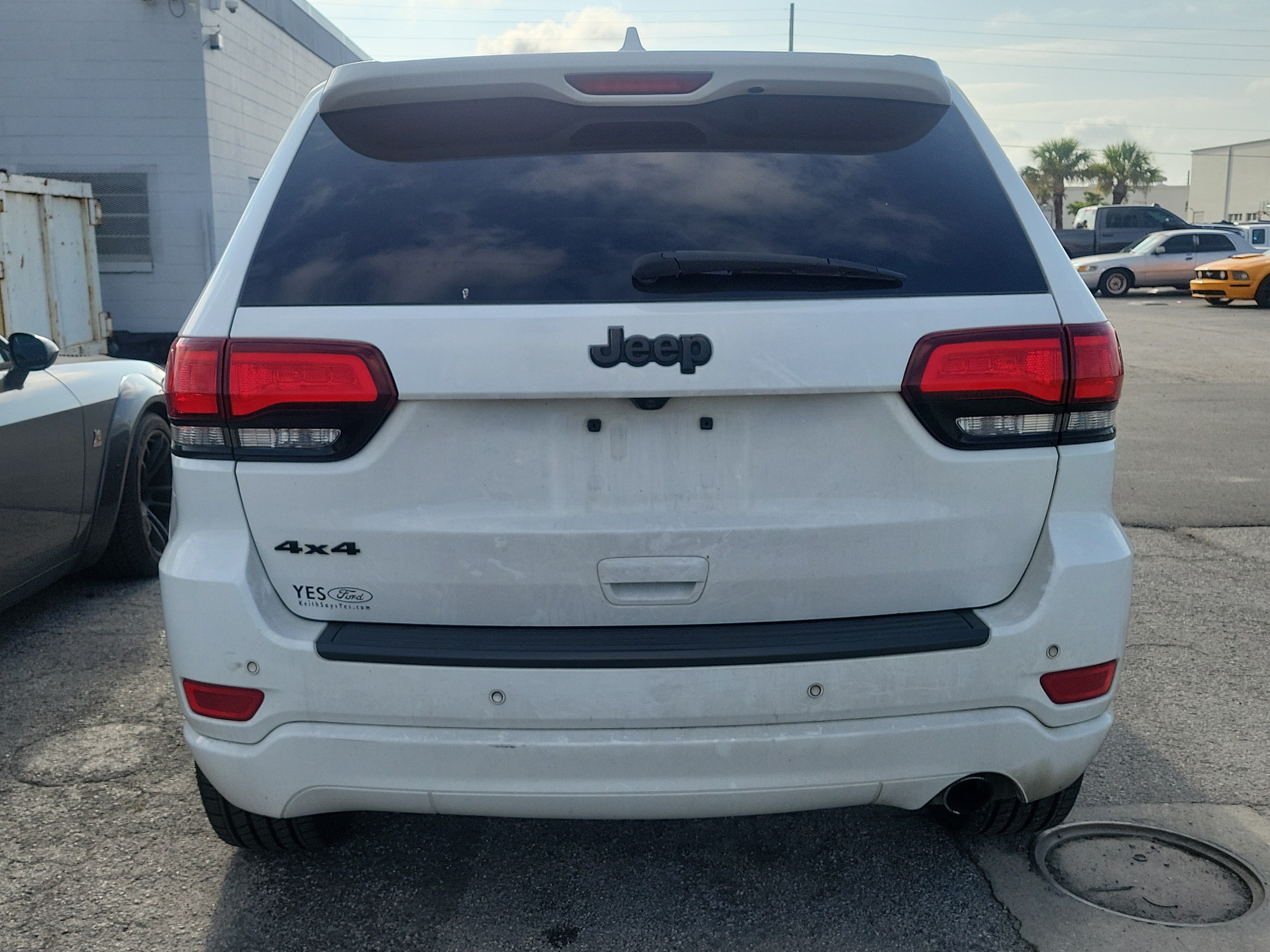Used 2020 Bright White Clearcoat Jeep Altitude image 6