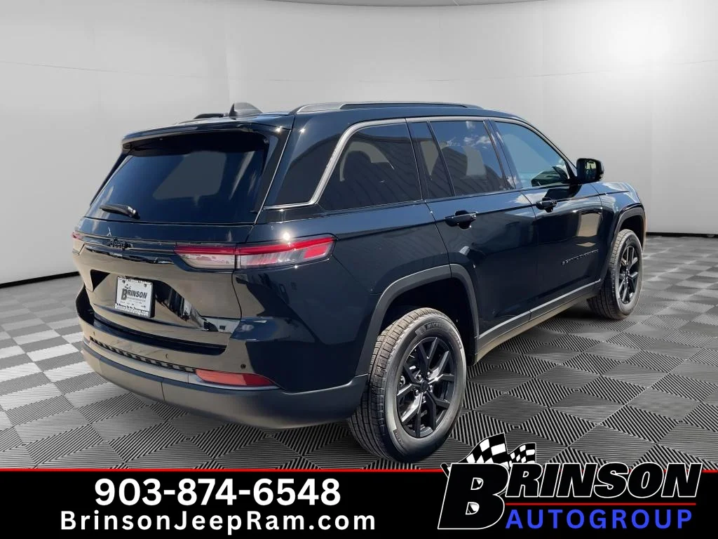 New 2027 High-Gloss Black Paint Jeep Laredo Altitude image 5