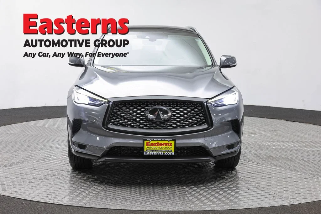 Used 2023 Gray INFINITI LUXE image 2