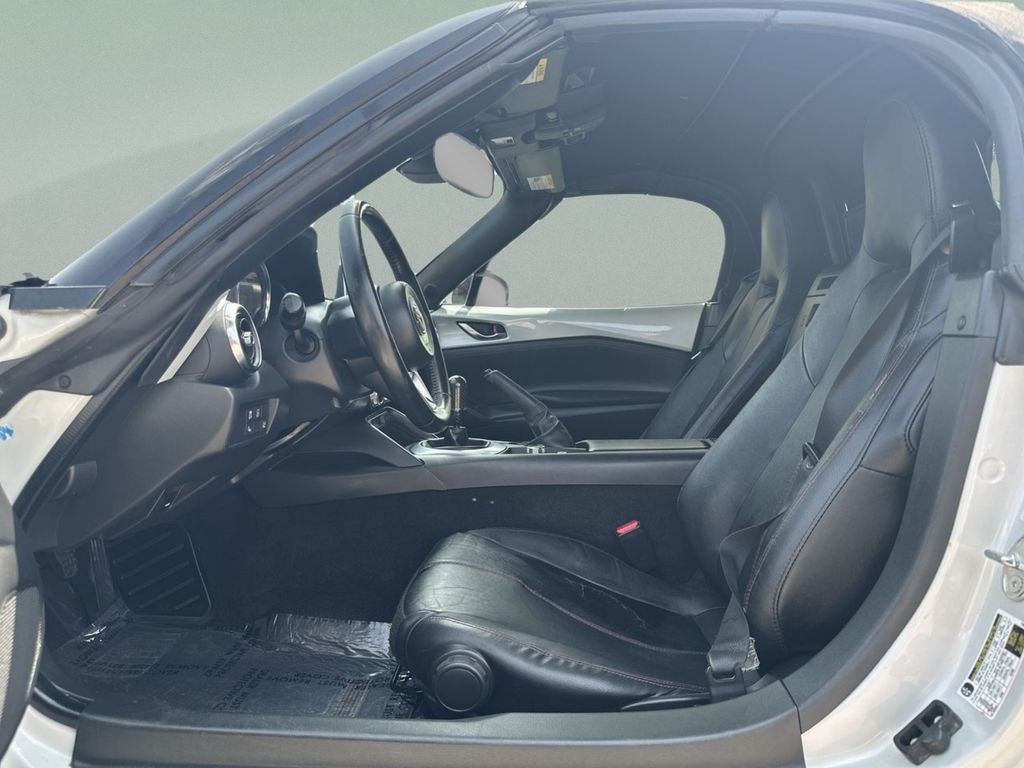 Used 2016 White Mazda Grand Touring image 18