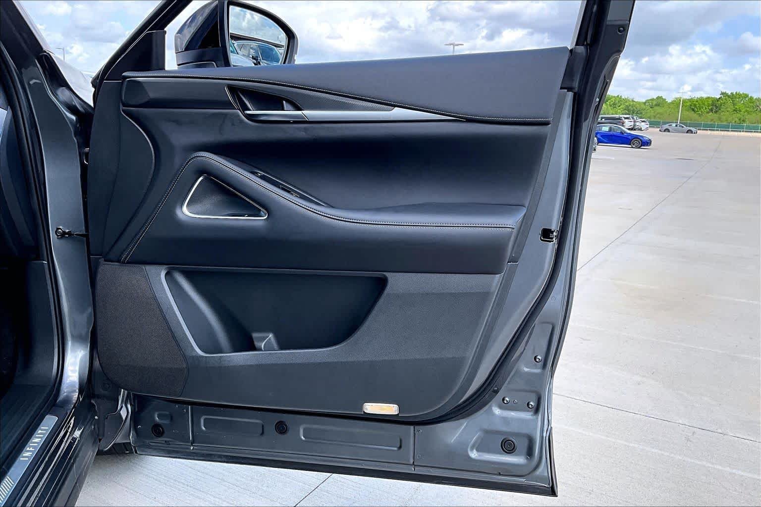 Used 2023 Graphite Shadow INFINITI LUXE image 22
