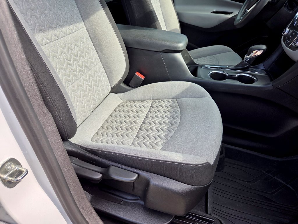 2023 Chevrolet Equinox LS - Photo 28
