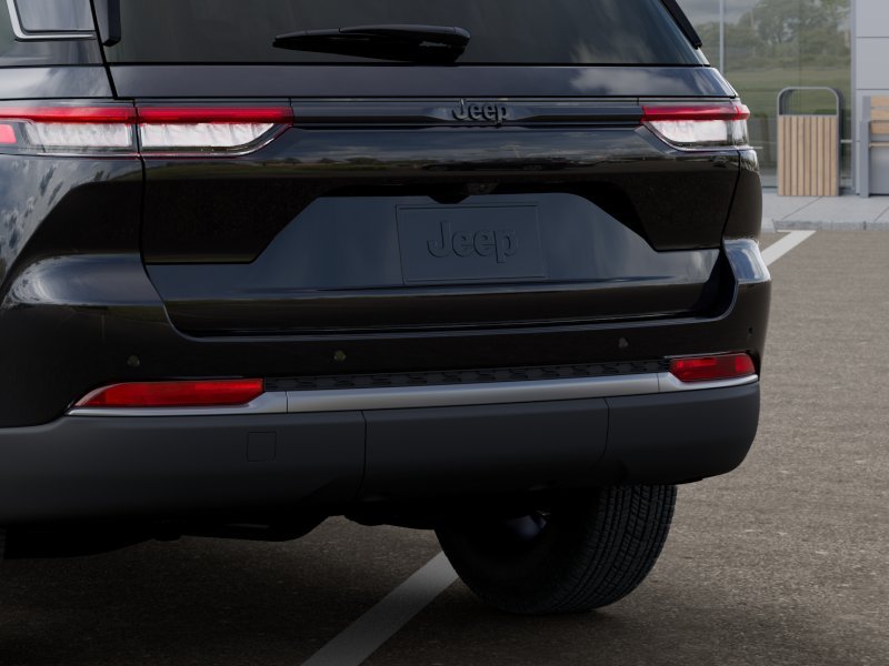 New 2026 Diamond Black Crystal Pearl-Coat Exterior Paint Jeep Laredo Altitude image 39