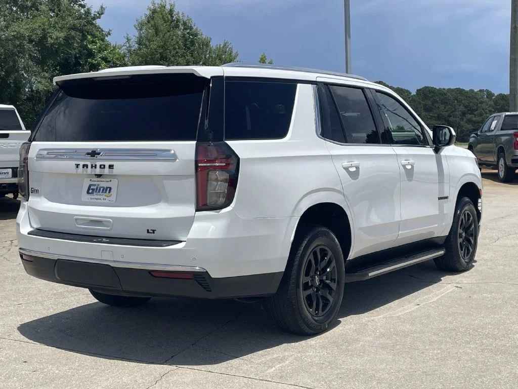 Used 2024 Summit White Chevrolet LT image 4