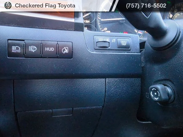 Used 2018 Nebula Gray Pearl Lexus 570 image 11