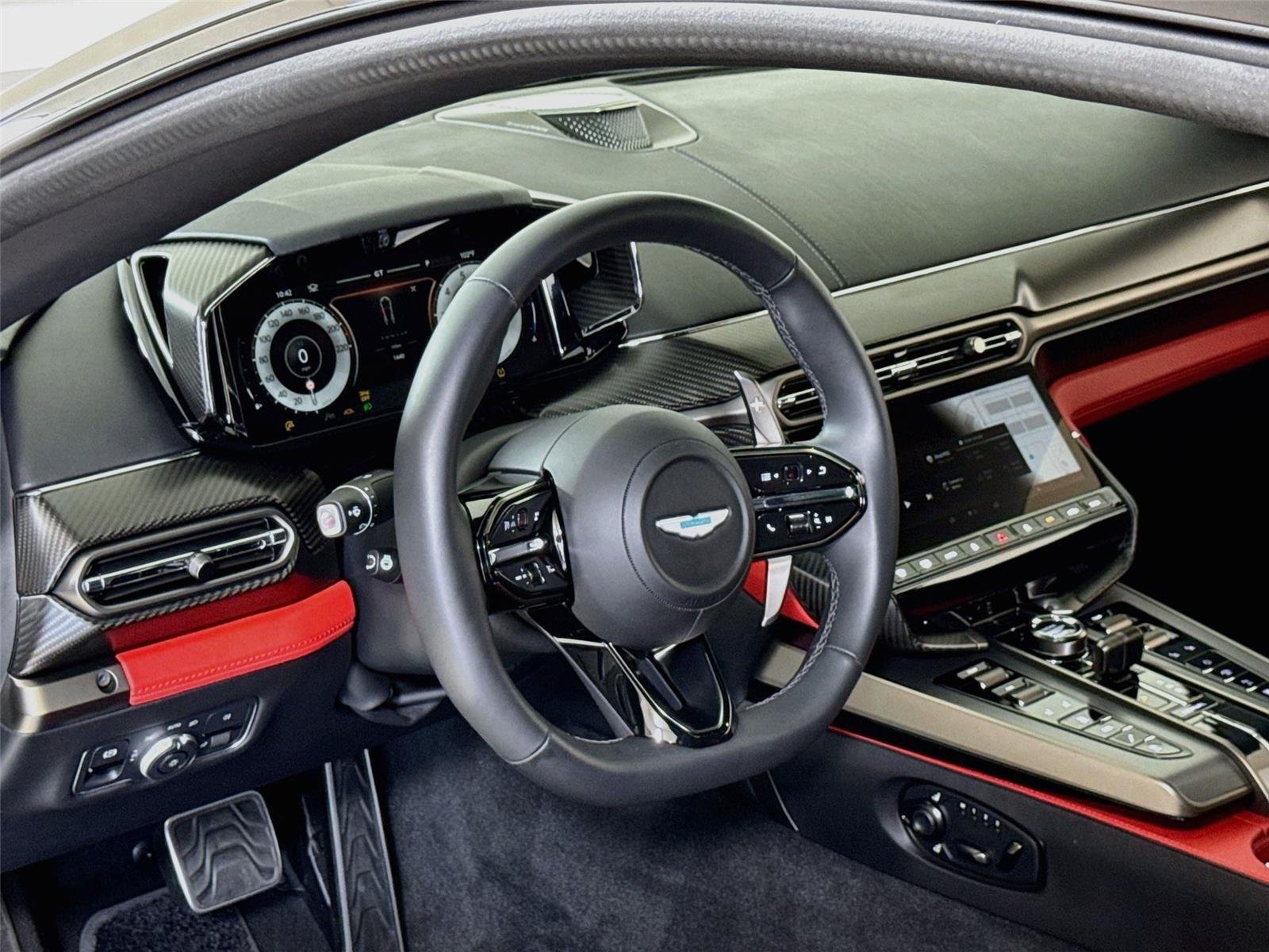 Used 2025  Aston Martin  image 16