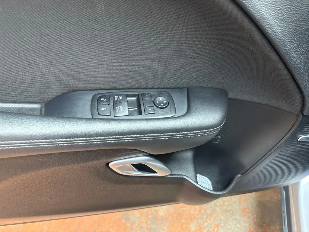Used 2023 Triple Nickel Clearcoat Dodge SXT image 14