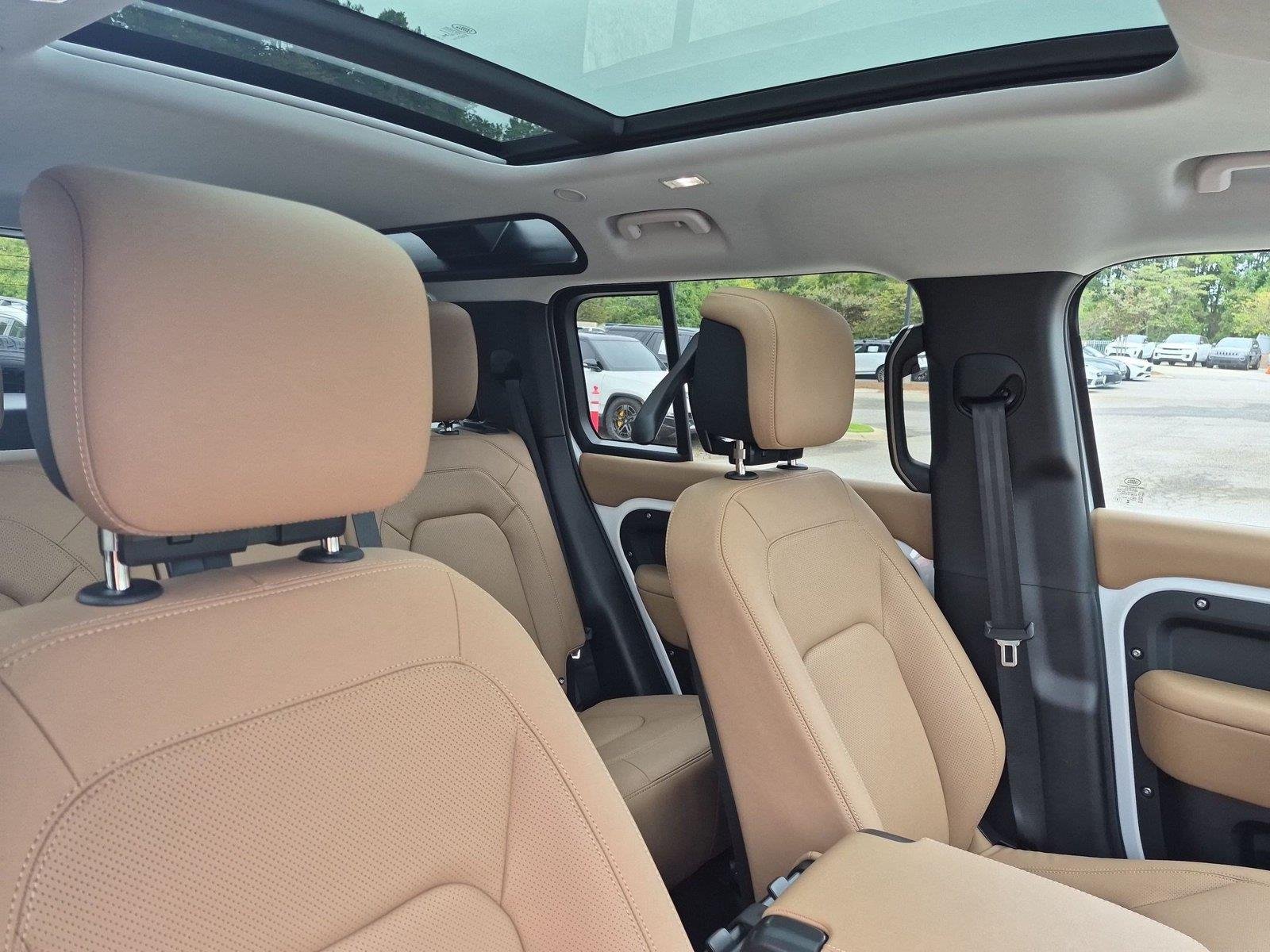 New 2026 Fuji White Land Rover S image 33