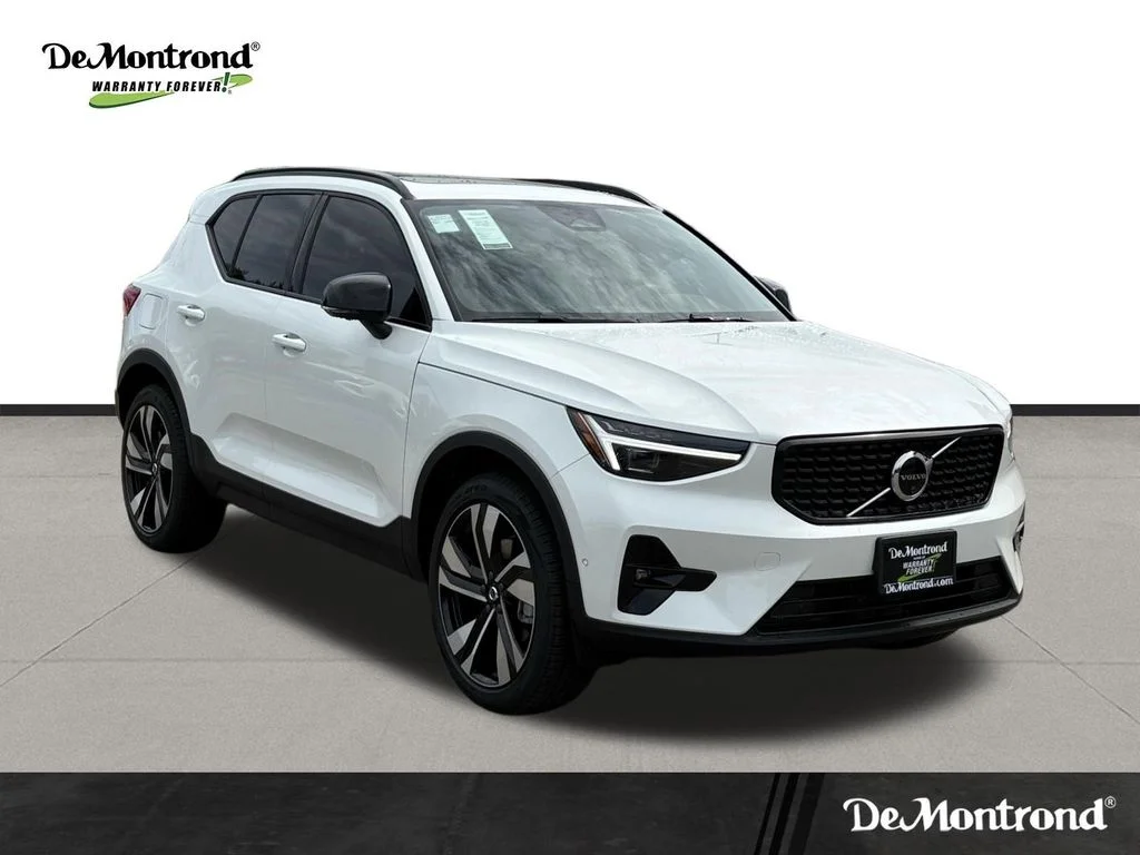 New 2026 Crystal White Volvo Plus image 3