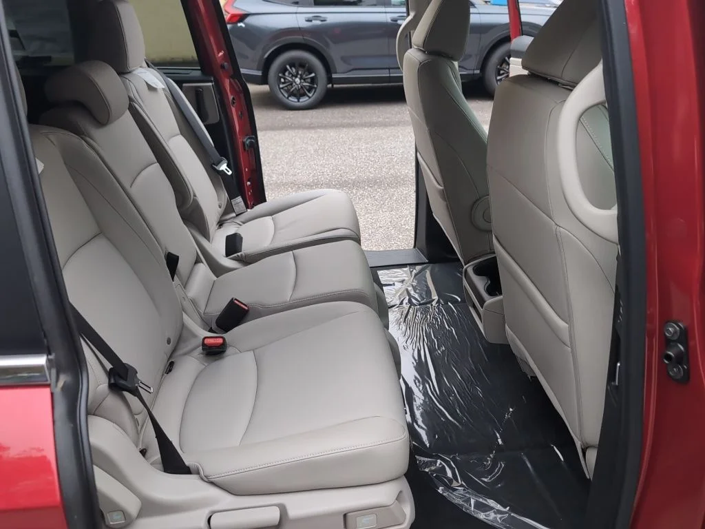 2026 Honda Odyssey EX-L - Photo 17
