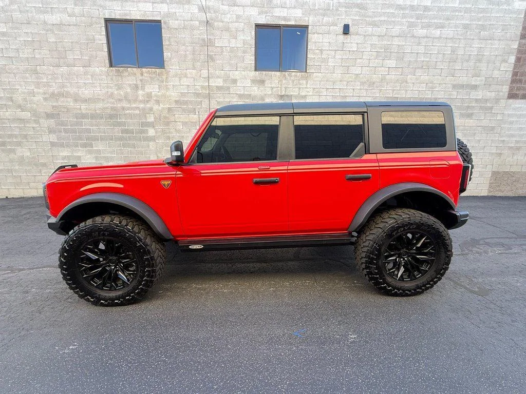 2022 Ford Bronco 4-Door Base - Photo 3
