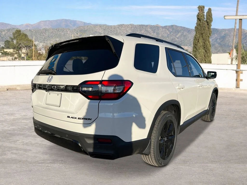 New 2026 Platinum White Pearl Honda Black Edition image 5