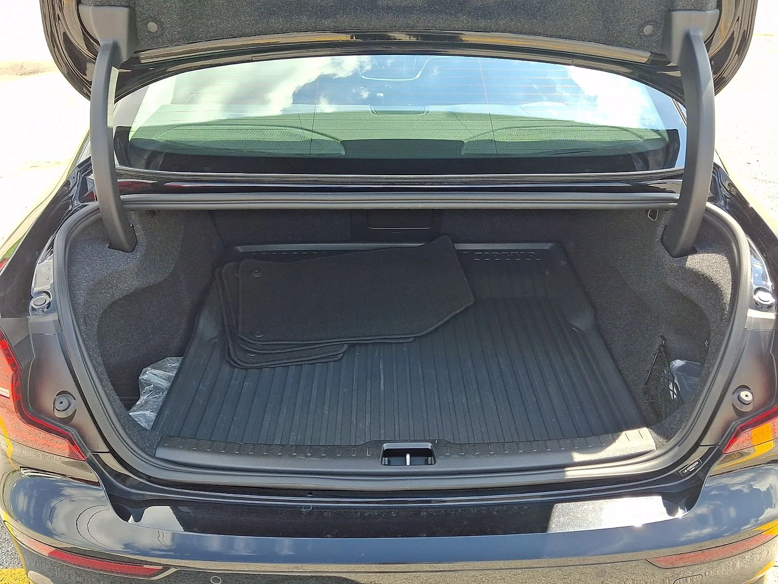 Used 2024 Black Volvo Ultimate image 27