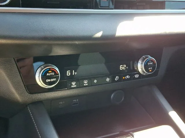 Used 2022 Black Mitsubishi ES image 16