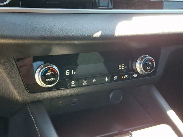 Used 2022 Black Mitsubishi ES image 16