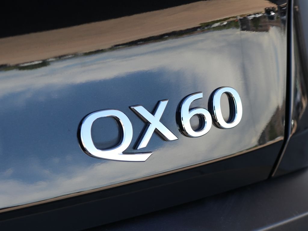 Certified Used 2025 Black INFINITI PURE image 40