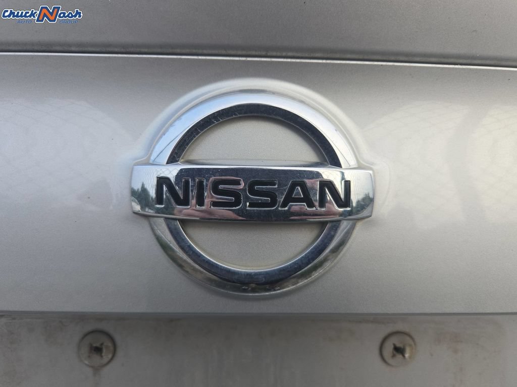 Used 2018 Silver Nissan S image 6