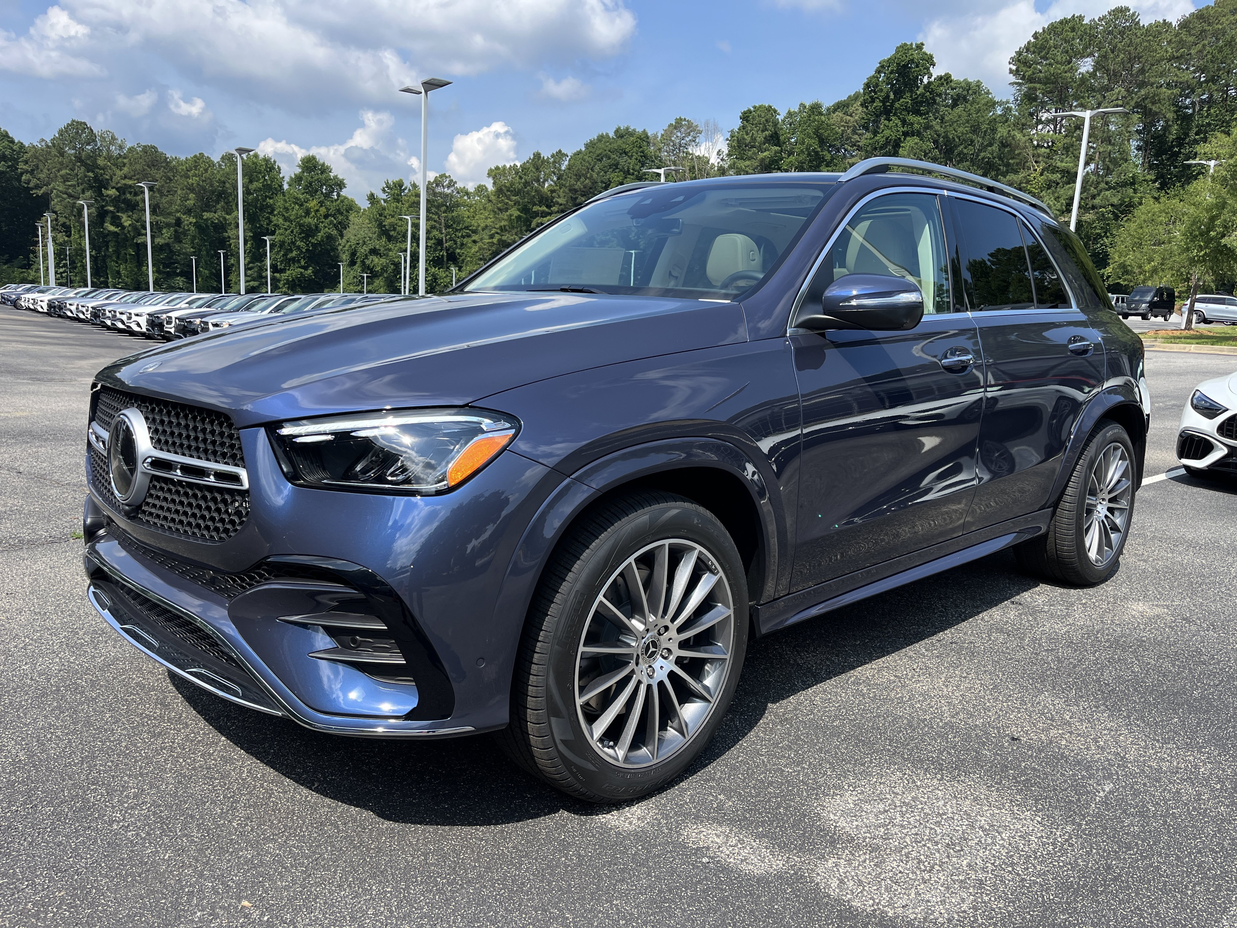 New 2026 Twilight Blue Metallic Mercedes-Benz GLE 350 4MATIC® SUV image 3
