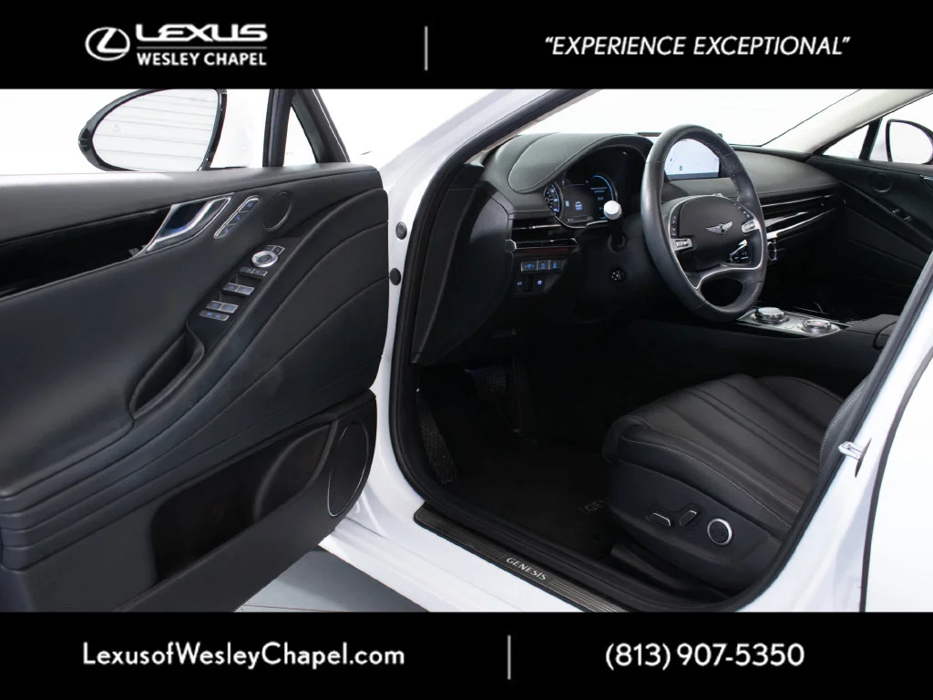 Used 2024 White Genesis 2.5T image 11