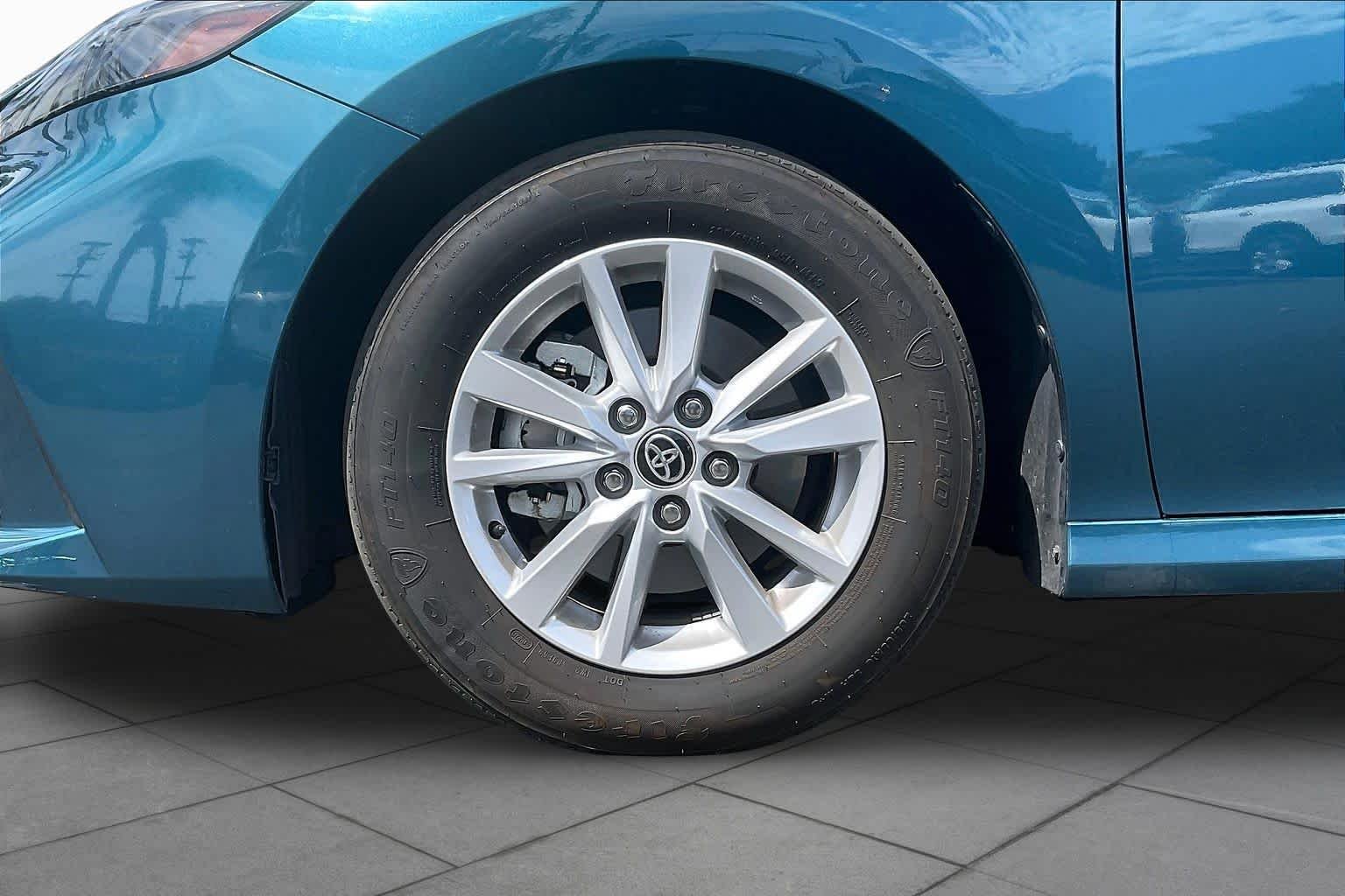 Used 2025 Ocean Gem Toyota LE image 10