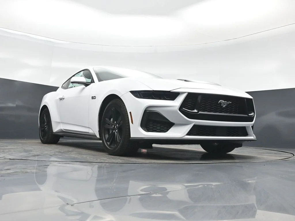 New 2026 Oxford White Ford GT image 40