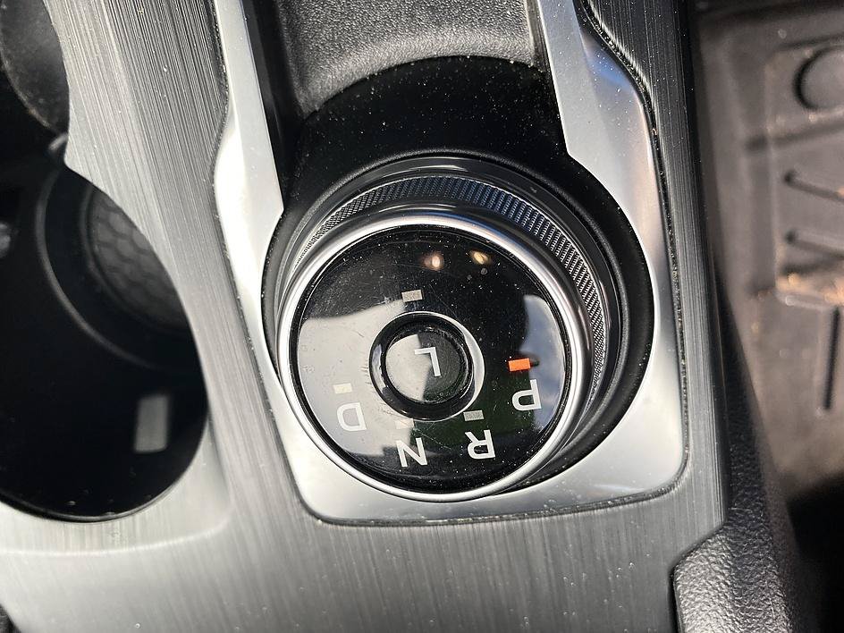 Used 2022 Silver Metallic Ford SE image 6