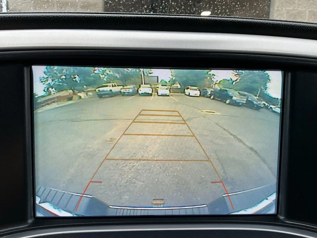 Used 2018 White GMC SLT image 16