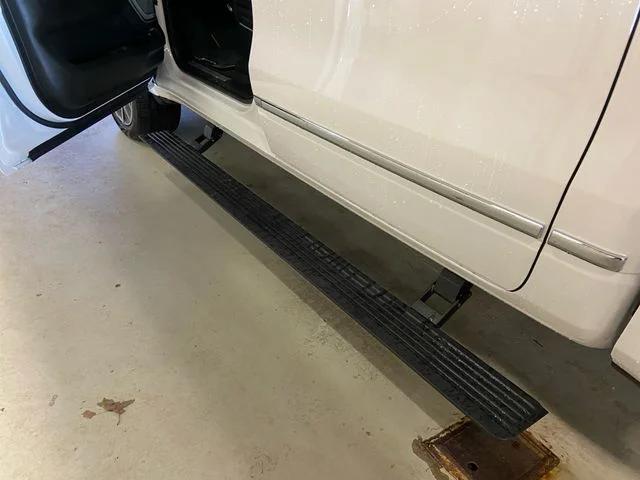 New 2026 Ivory White Tri-Coat Pearlcoat Ram TUNGSTEN CREW CAB 4X4 image 17