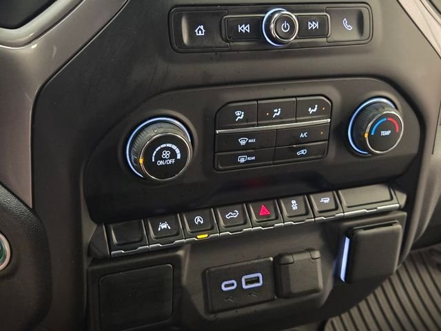 Used 2024 Blue Chevrolet Custom image 21