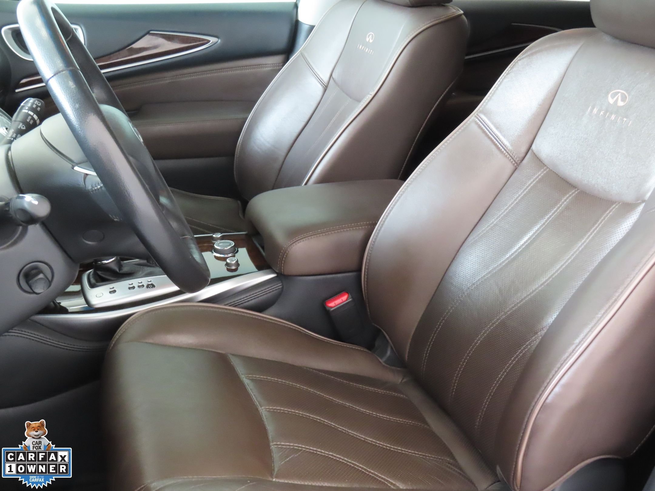 Used 2014 Black INFINITI Base image 11