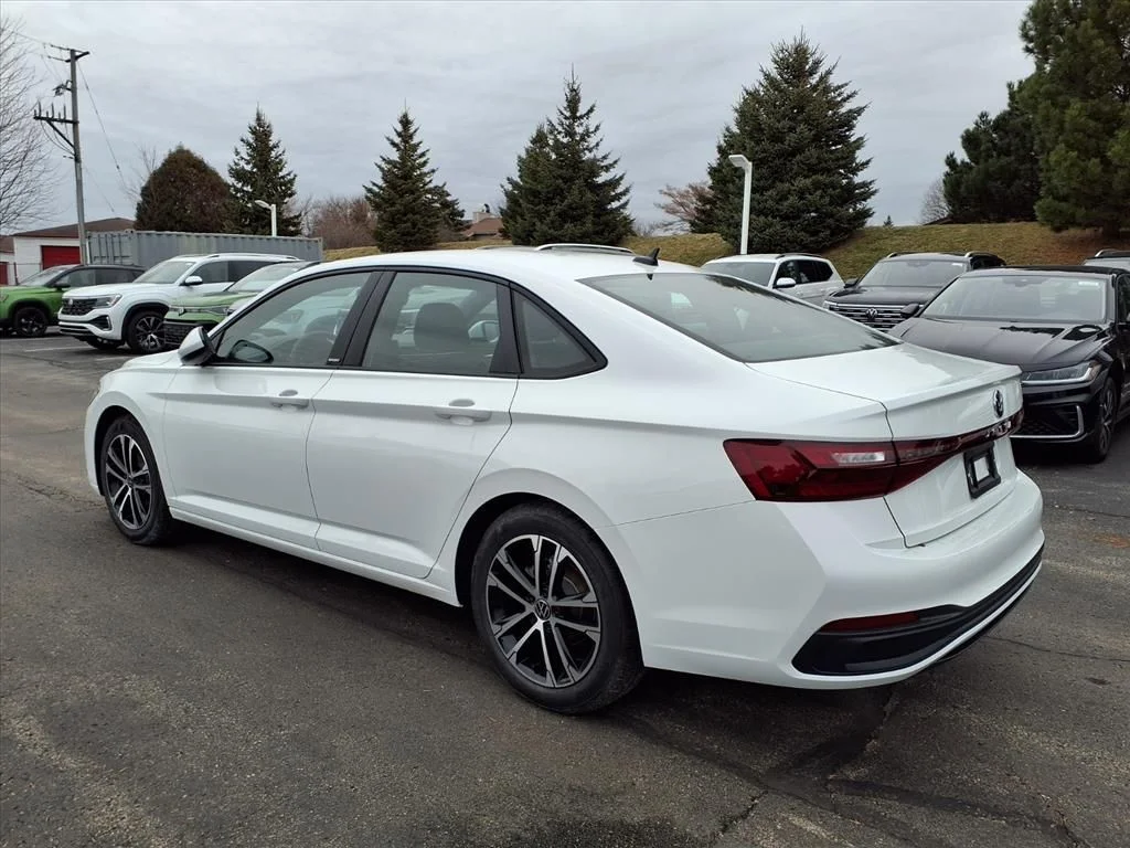 New 2026 Pure White Volkswagen 1.5T Sport image 4