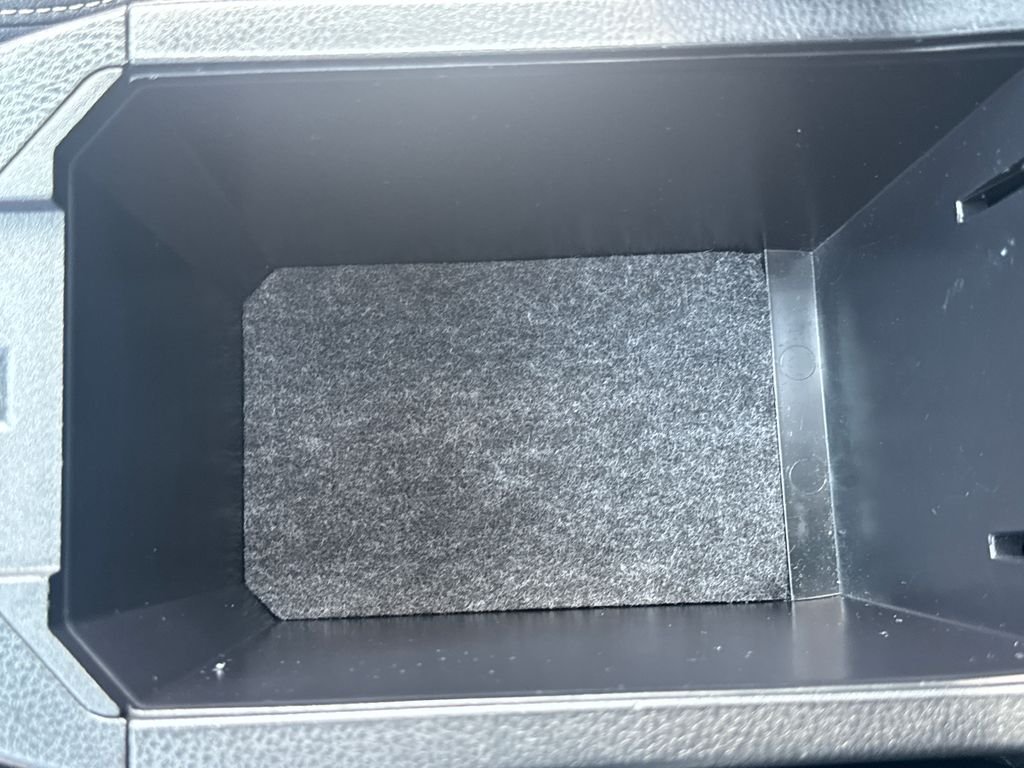 Used 2014 Red Toyota Limited image 28
