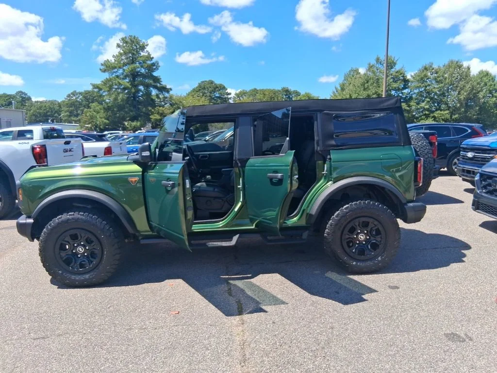 Used 2023 Green Ford Badlands image 14