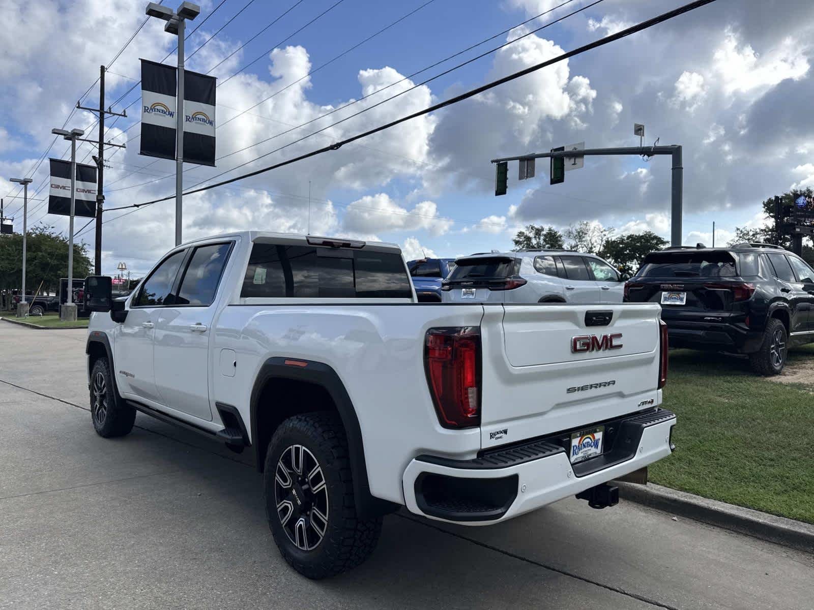 Used 2023 SUMMIT WHITE GMC AT4 image 5