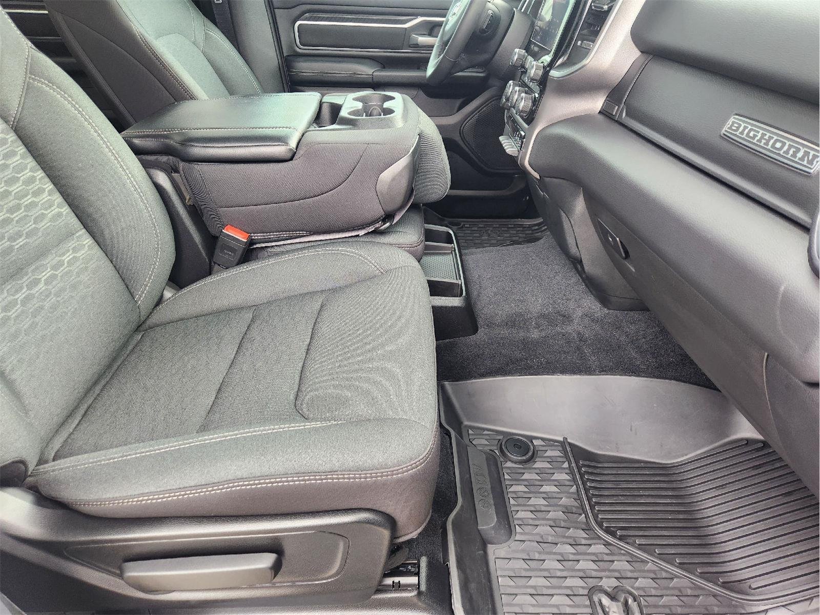 2025 Ram 1500 photo 14 of 33