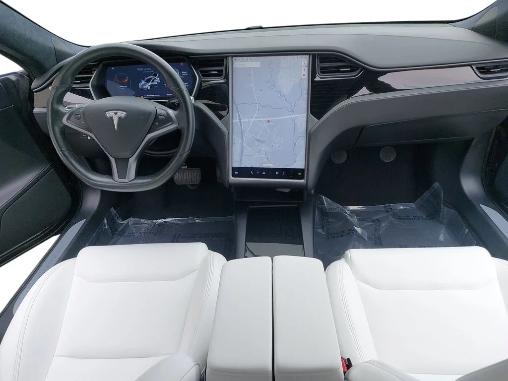 Used 2021  Tesla Long Range image 9