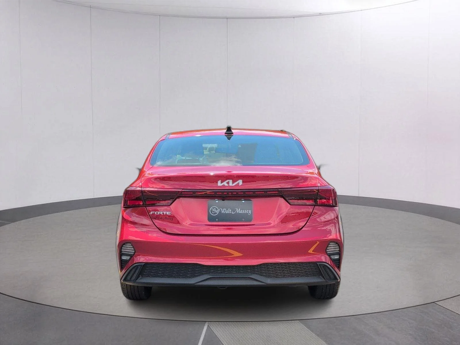 Used 2024 Currant Red Kia LXS image 4