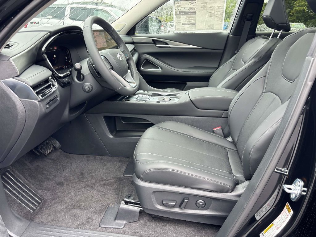 New 2027 Black INFINITI LUXE image 12