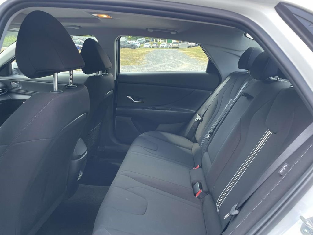 Certified Used 2025 White Hyundai SEL Convenience image 10
