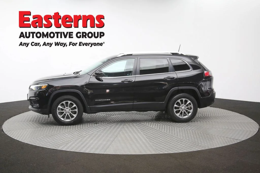Used 2021 Black Jeep Latitude Plus image 59