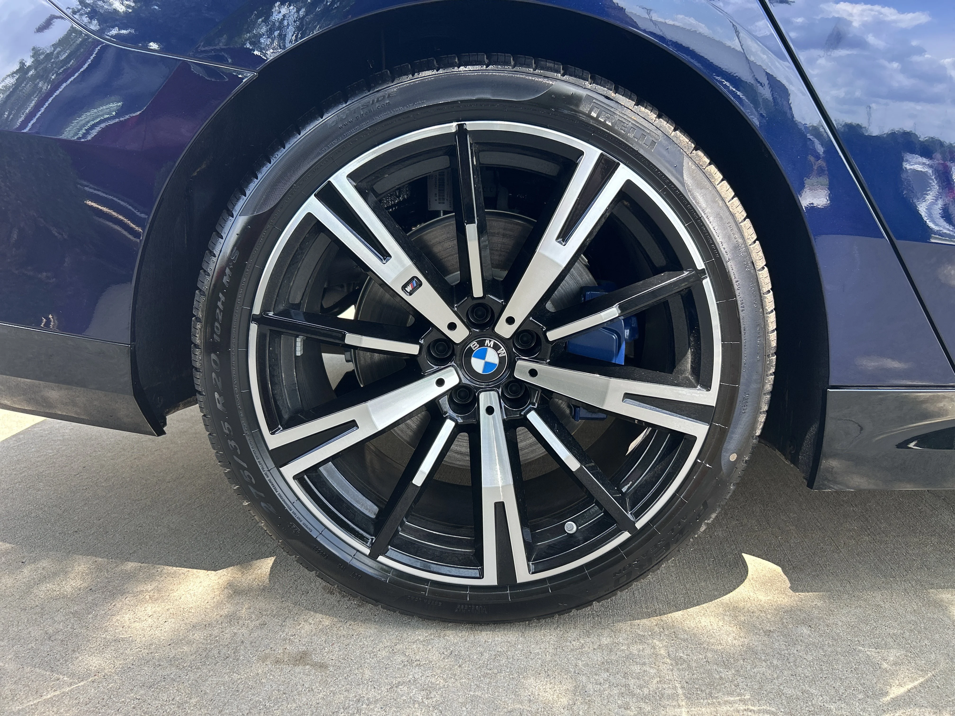 New 2026 0C3Z Tanzanite Blue II Metallic BMW 530i xDrive image 26