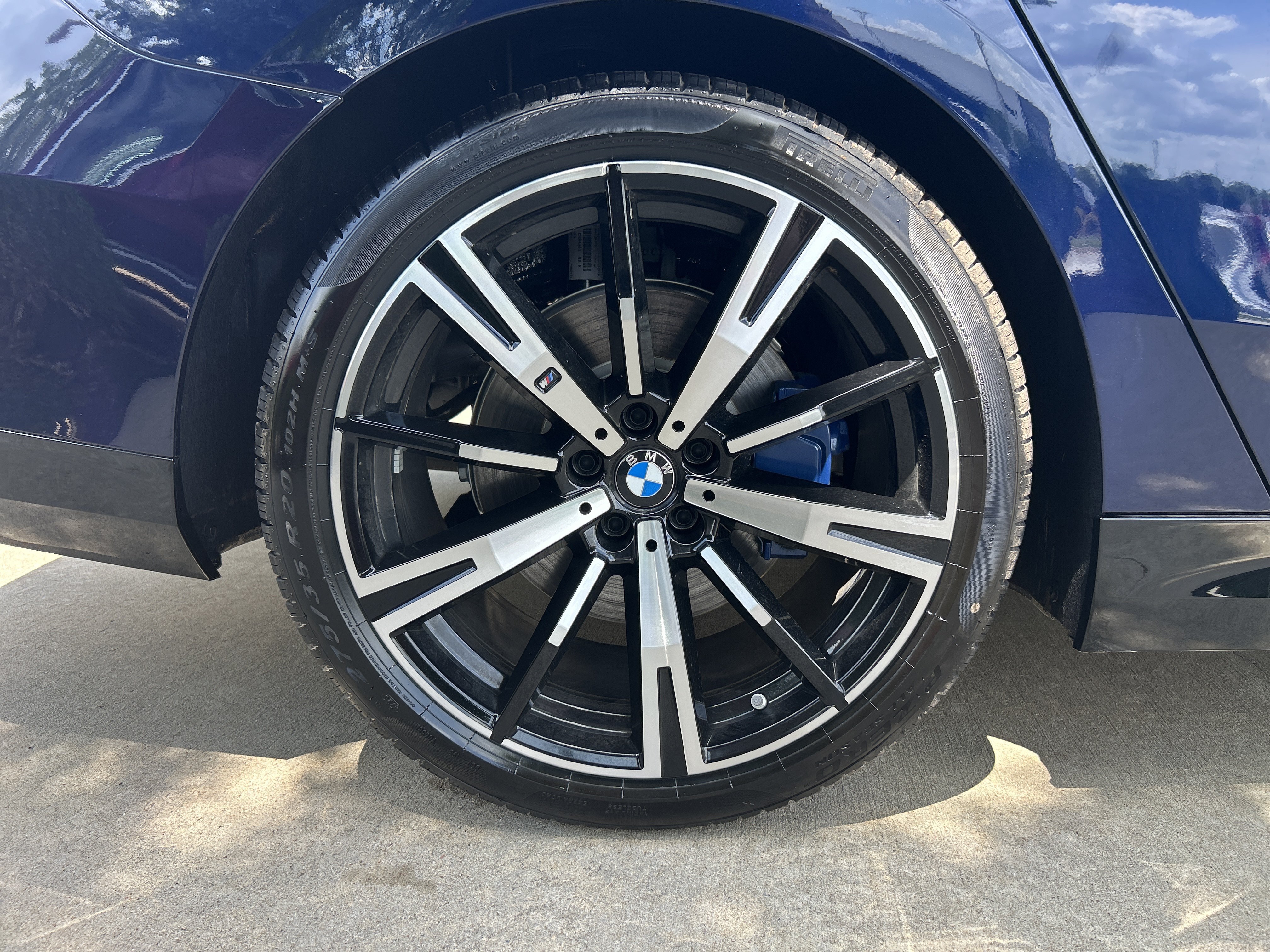 New 2026 0C3Z Tanzanite Blue II Metallic BMW 530i xDrive image 26
