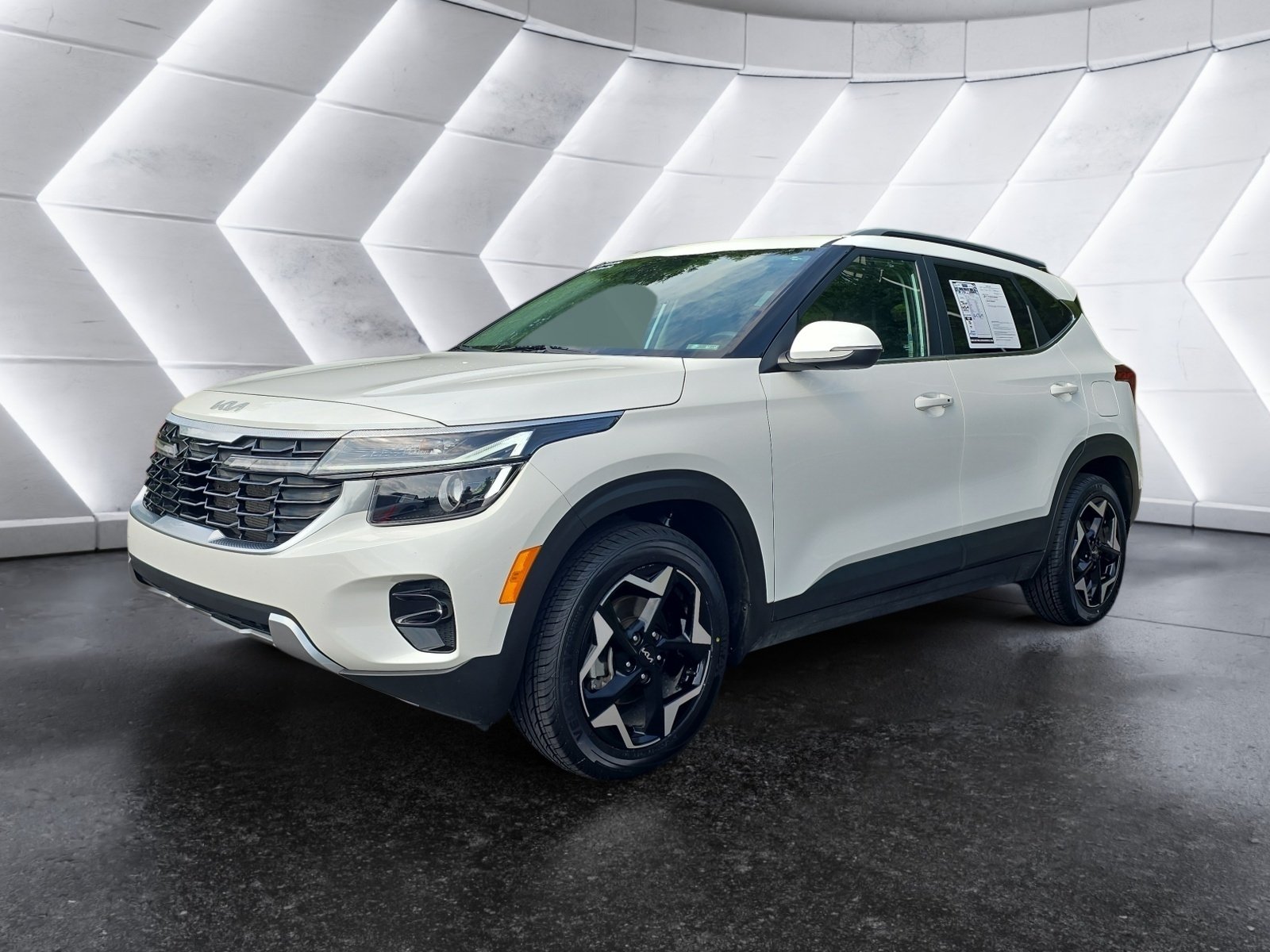 Used 2024 White Kia EX image 1